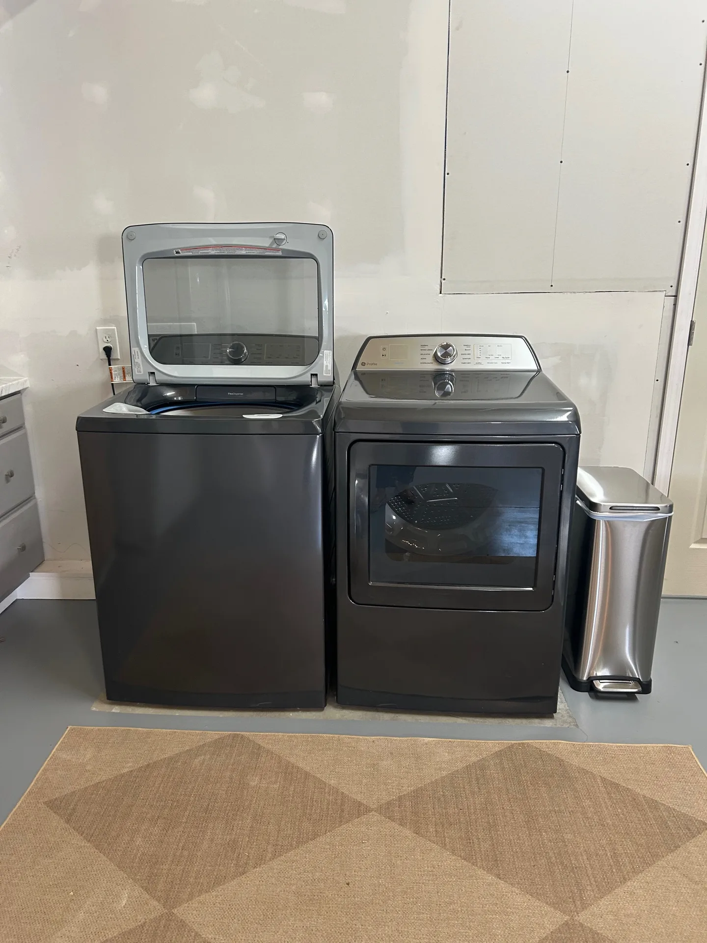 Full-size graphite washer and dryer with premium appliances